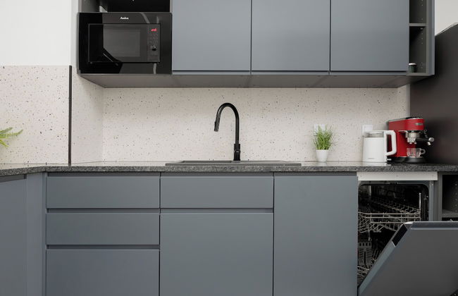 Apartment With Garden by Renters - Photo 6