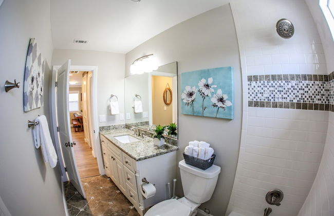 Adorable 3 Bedroom 2 Bath Home - Foto 11