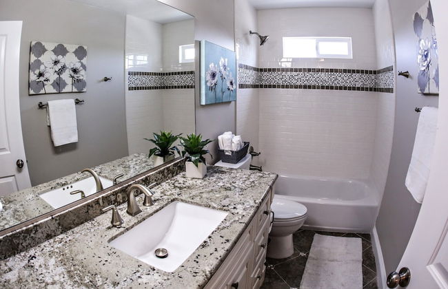 Adorable 3 Bedroom 2 Bath Home - Foto 14