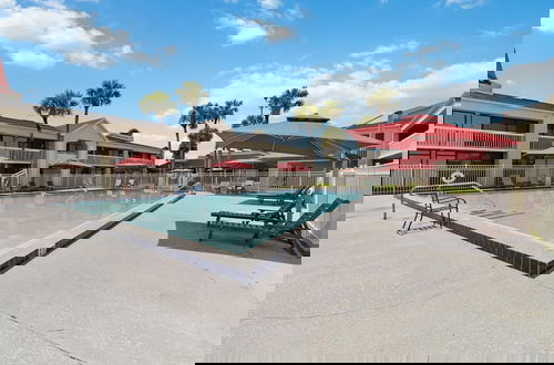 Foto 16 - 1/1 Condo-hotel With Double bed and Community Pool Miles From Disney!