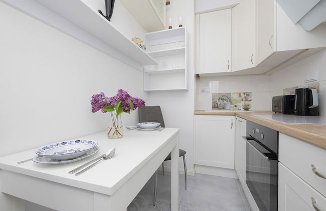 Charming Studio for 2 Persons by Renters - Photo 3