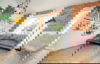 Foto 1 - Bright Apartment With Parking by Renters
