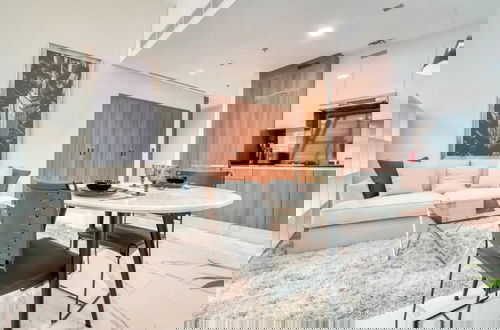 Foto 7 - Stunning J-One Tower Studio