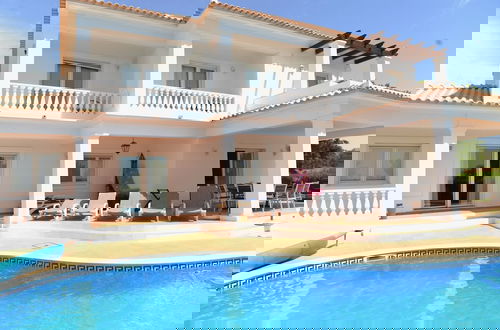 Foto 25 - Beautiful 5 En-suite bed Villa With Private Pool