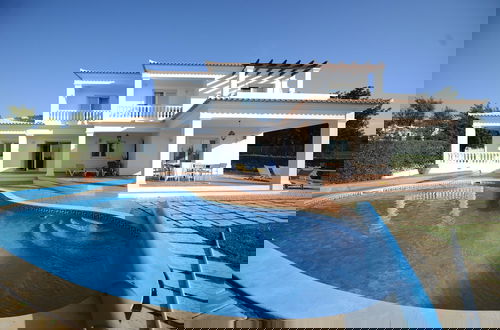 Foto 22 - Beautiful 5 En-suite bed Villa With Private Pool