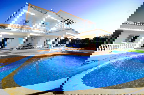 Foto 24 - Beautiful 5 En-suite bed Villa With Private Pool