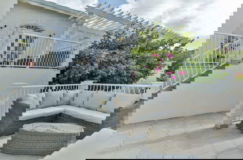 Foto 35 - Cayman Villa - Contemporary 3 bedroom Villa with Stunning Ocean Views 3 Villa by RedAwning
