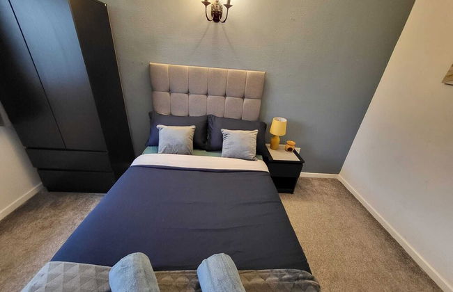 Cozy 3-Bed Family Home with Free Parking - Foto 14