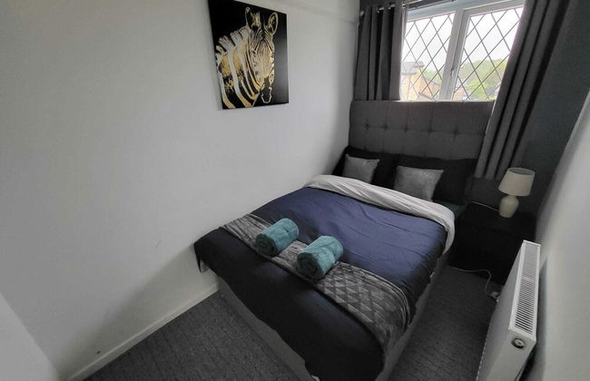 Cozy 3-Bed Family Home with Free Parking - Foto 18