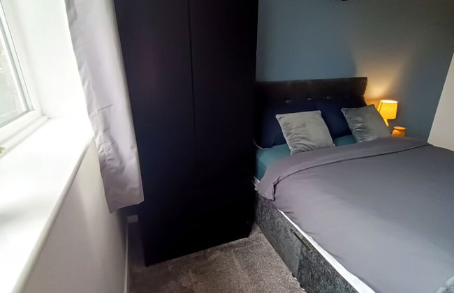 Cozy 3-Bed Family Home with Free Parking - Foto 13