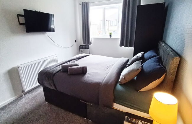 Cozy 3-Bed Family Home with Free Parking - Foto 23