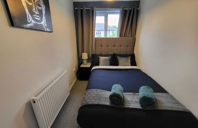 Cozy 3-Bed Family Home with Free Parking - Foto 17