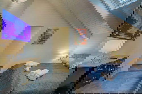 Photo 10 - Loft & Jacuzzi