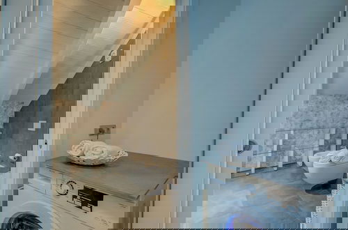 Photo 16 - Loft & Jacuzzi