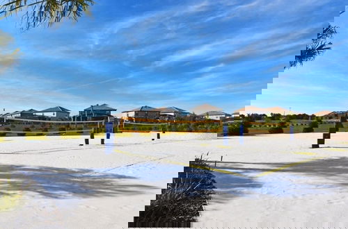 Foto 38 - 5 Bed In Champions Gate, Modern Decor, Kid Themed Rooms, Game Room, Gated Resort! 5 Bedroom Home by RedAwning