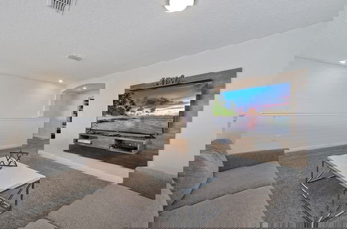 Foto 20 - 5 Bed In Champions Gate, Modern Decor, Kid Themed Rooms, Game Room, Gated Resort! 5 Bedroom Home by RedAwning