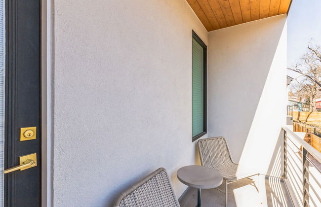 Chic Austin Getaway Brand New w/ Rooftop Patio! - Photo 20