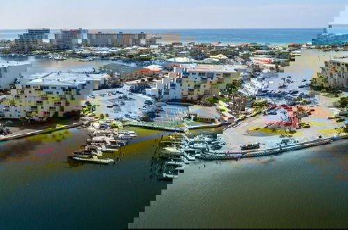 Foto 35 - Dolphin Point 202a 2 Bedroom Condo by RedAwning