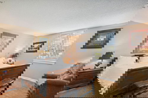 Foto 5 - Dolphin Point 104b 2 Bedroom Condo by RedAwning