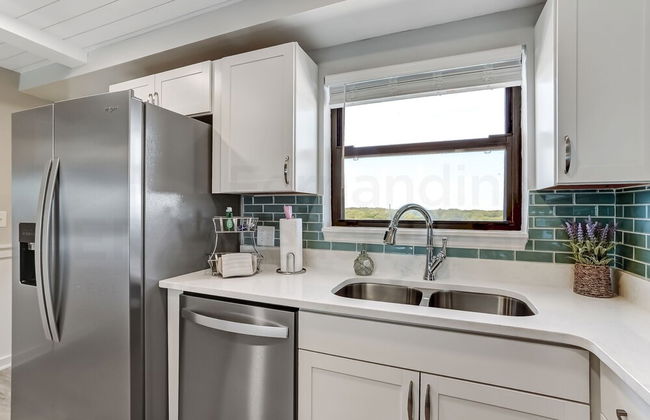 Fully Remodeled Condo with Atlantic Ocean View and Access to Private Fishing Pier by RedAwning - Foto 15