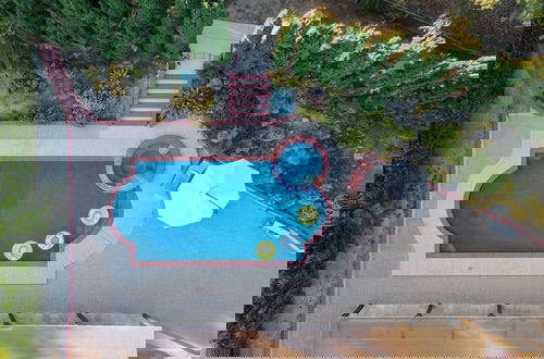 Photo 23 - Colven by Avantstay Pool + Spa Near Golf Course