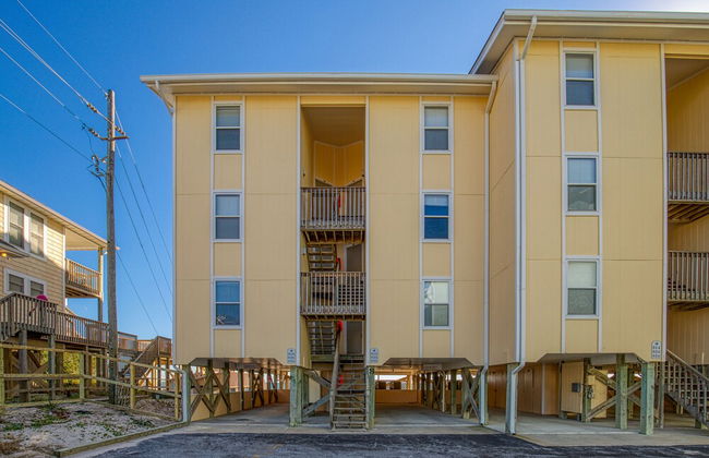 Surf Condos - Photo 28