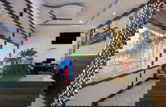 Photo 3 - iROOMZ Hotel Sweekar Suites