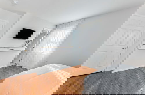 Foto 3 - Luxury NY Home with Free Parking