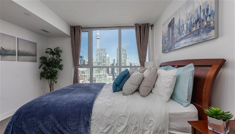 Photo 1 - QuickStay - Premium 2-Bedroom with CN Tower & Lake Views