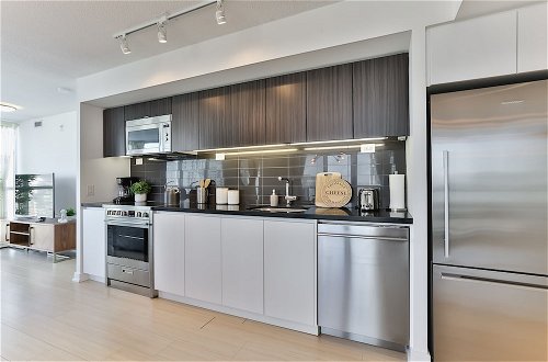 Photo 39 - QuickStay - Premium 2-Bedroom with CN Tower & Lake Views
