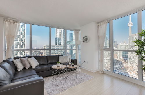 Foto 57 - QuickStay - Premium 2-Bedroom with CN Tower & Lake Views