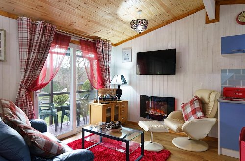 Photo 10 - Bluebell Lodge set in a Beautiful 24 Acre Woodland Holiday Park