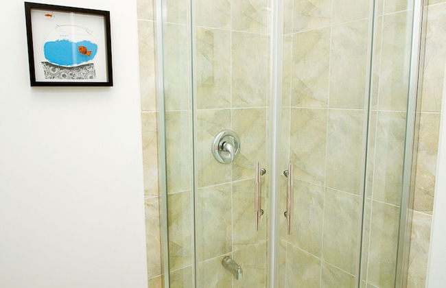 2 Bedrooma Apartment near Kensington Market - Unit 1 - Photo 14