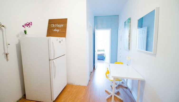 Photo 1 - 2 Bedrooma Apartment near Kensington Market - Unit 1