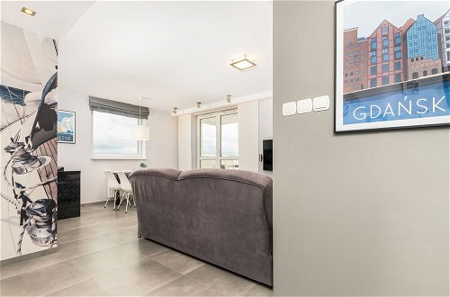 Photo 21 - City and Sea View Apartment by Renters