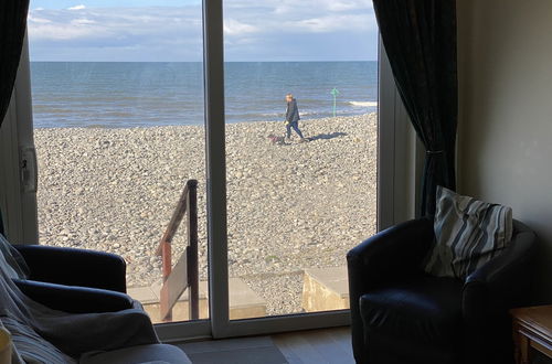 Photo 11 - Borth Family House on the Beach Sleeps 7