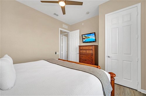 Photo 5 - Lakeview Condo, Directly Next To Pool! Near WDW