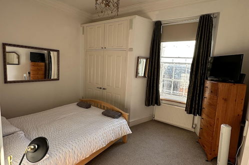 Photo 10 - Charming 2-bedroom Apartment Located in Ayr