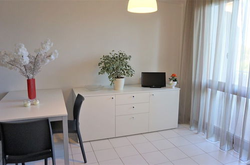 Photo 9 - Spacious Apartment With Terrace in a Quiet Area in the Centre of Lignano Pineta