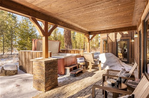 Foto 32 - Big Pine by Avantstay Stunning Secluded Oregon Home w/ Hot Tub
