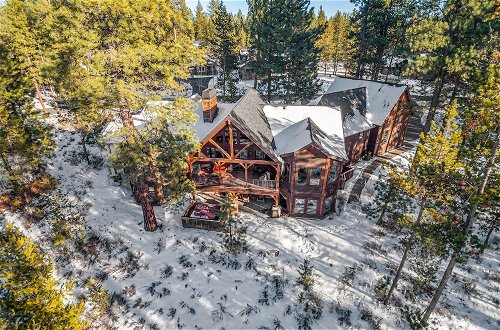 Foto 27 - Big Pine by Avantstay Stunning Secluded Oregon Home w/ Hot Tub