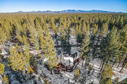 Foto 2 - Big Pine by Avantstay Stunning Secluded Oregon Home w/ Hot Tub