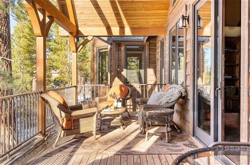 Foto 26 - Big Pine by Avantstay Stunning Secluded Oregon Home w/ Hot Tub