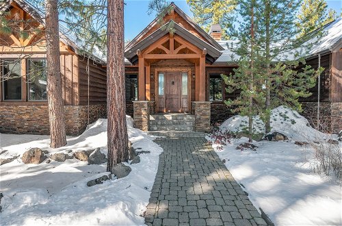 Photo 3 - Big Pine by Avantstay Stunning Secluded Oregon Home w/ Hot Tub
