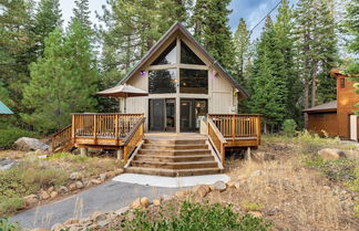 Foto 1 - Emerald by Avantstay Tahoe Donner Mountain Retreat w/ Large Patio