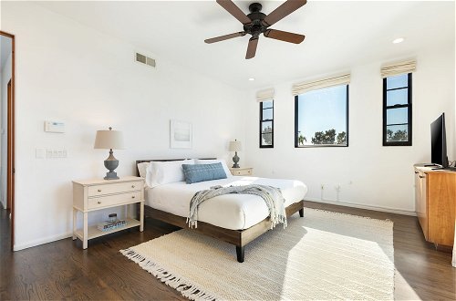 Photo 3 - Vista Del Mar by Avantstay Stunning Spanish Inspired Home w/ Pool, Hot Tub & Rooftop Patio