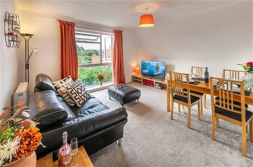 Photo 20 - Charming 2-bed Apartment in Windsor - Free Parking