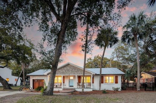 Foto 33 - Sawyer by Avantstay Stunning Isle Of Palms Home w/ Pool