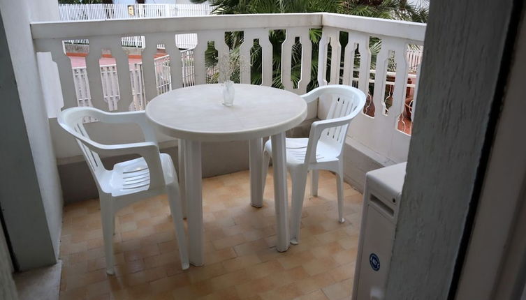 Foto 1 - Flat for 4 People With Terrace in Residence With Shared Swimming Pool