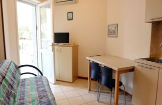 Photo 2 - Flat for 4 People With Terrace in Residence With Shared Swimming Pool